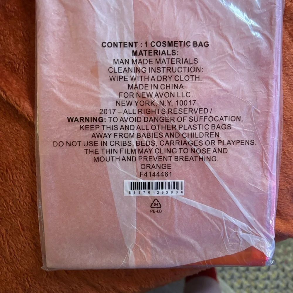 Cosmetic Bag-Eyebrow Kit-Makeup Brushes & Covers-Back Scrubber-Mini Sewing Kit. - Picture 4 of 16